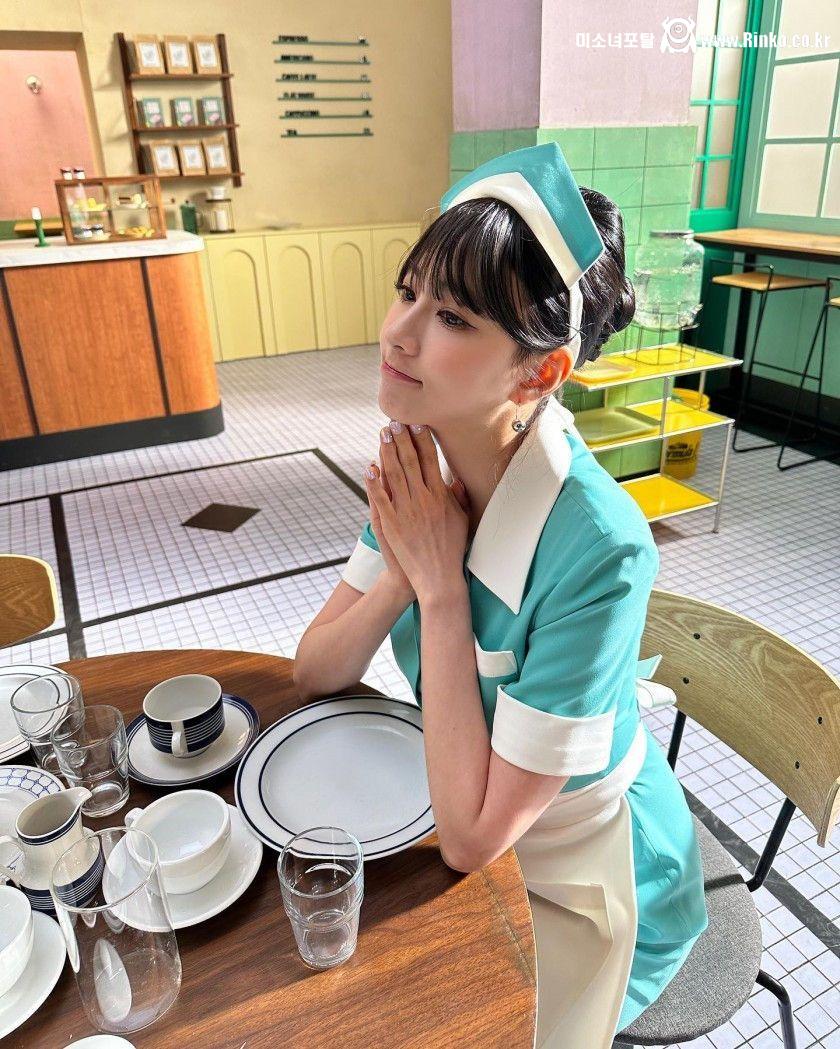 웨이트리스 의상 에이핑크 오하영