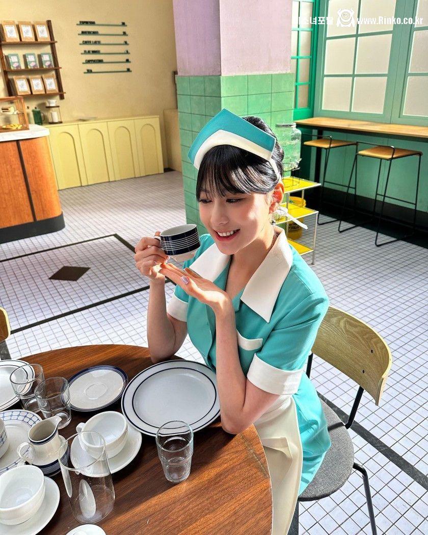 웨이트리스 의상 에이핑크 오하영