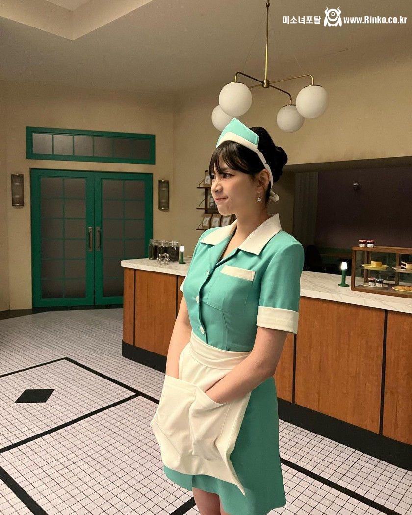 웨이트리스 의상 에이핑크 오하영