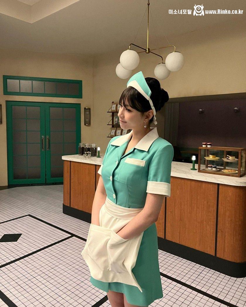 웨이트리스 의상 에이핑크 오하영