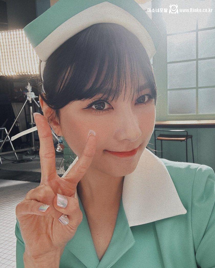 웨이트리스 의상 에이핑크 오하영