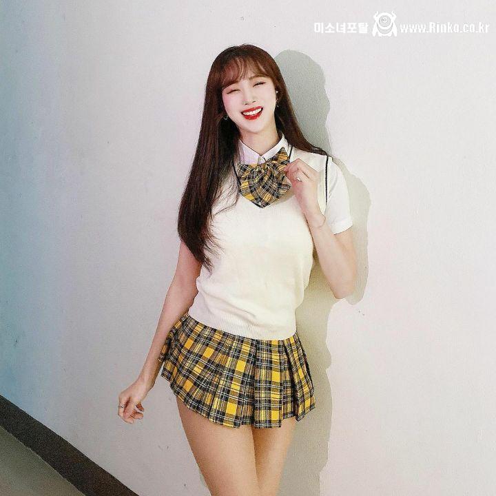 김한나 스쿨룩 and 빨간 원피스