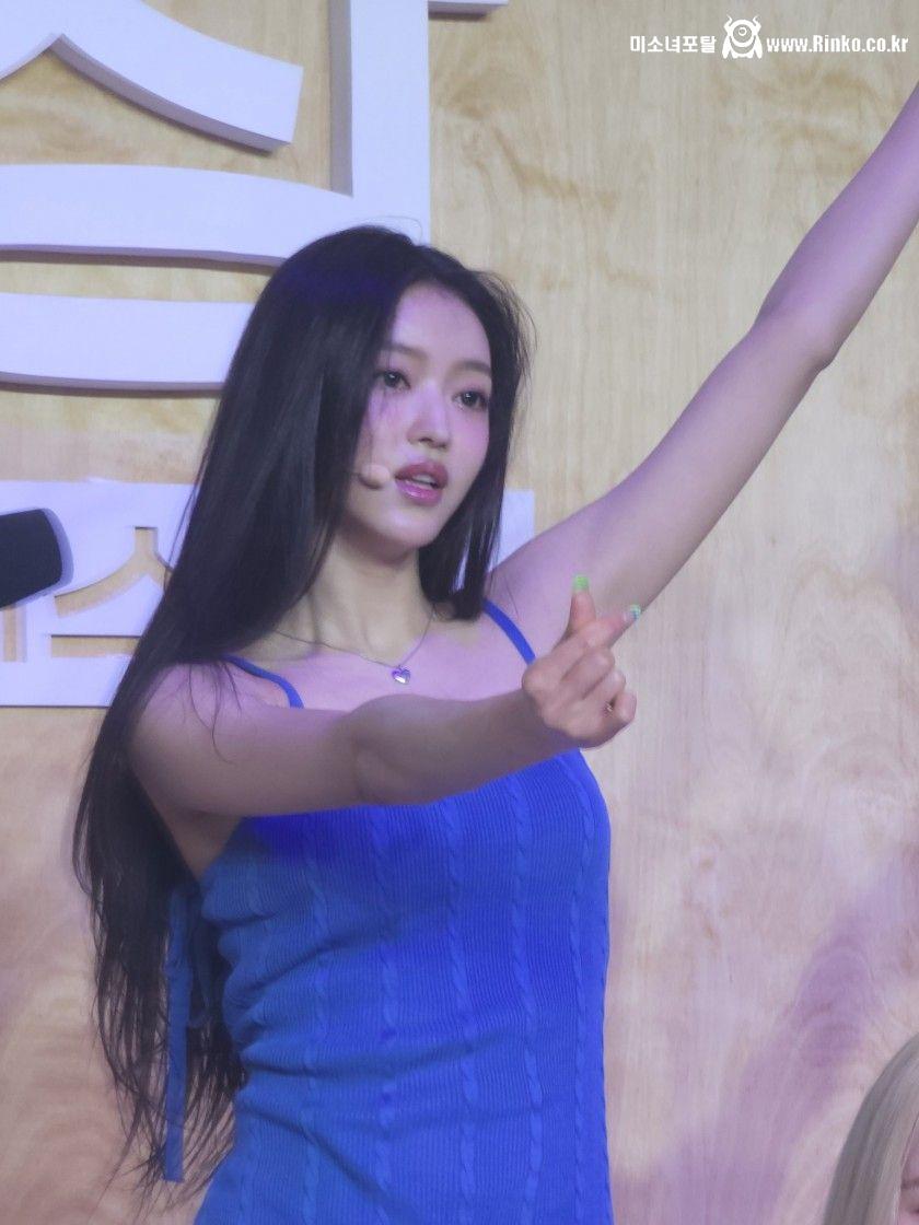 가까이서 보는 짧은 원피스 몸매 오마이걸 유아