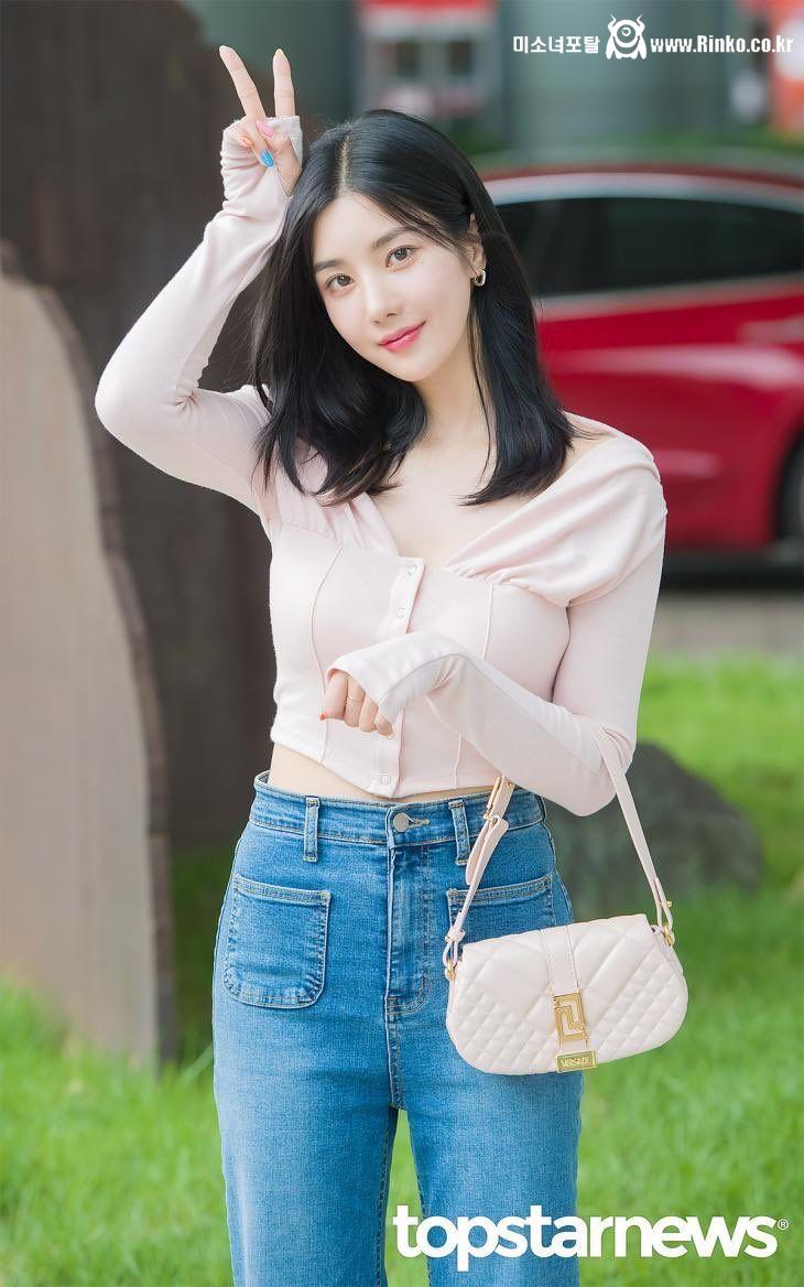 영스트리트 묵직한 새 DJ 권은비