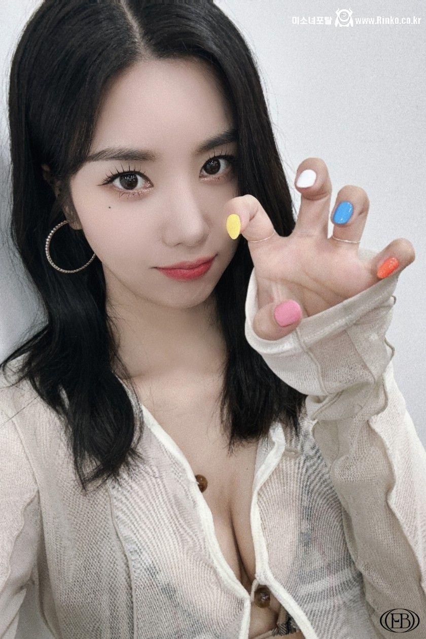 권은비 워터밤 비하인드 포토