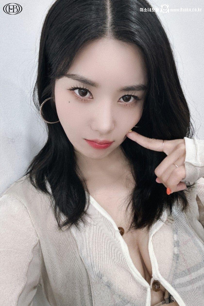 권은비 워터밤 비하인드 포토