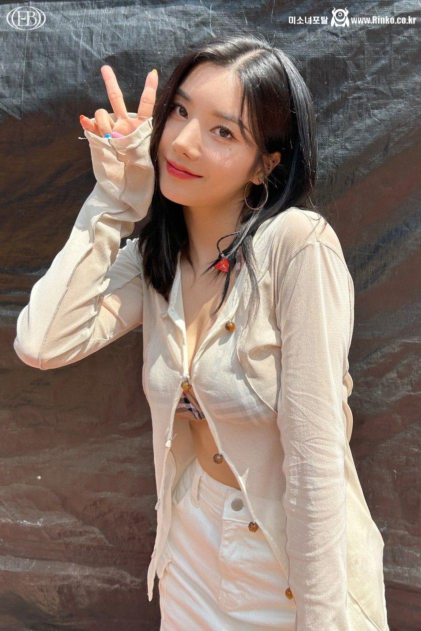 권은비 워터밤 비하인드 포토