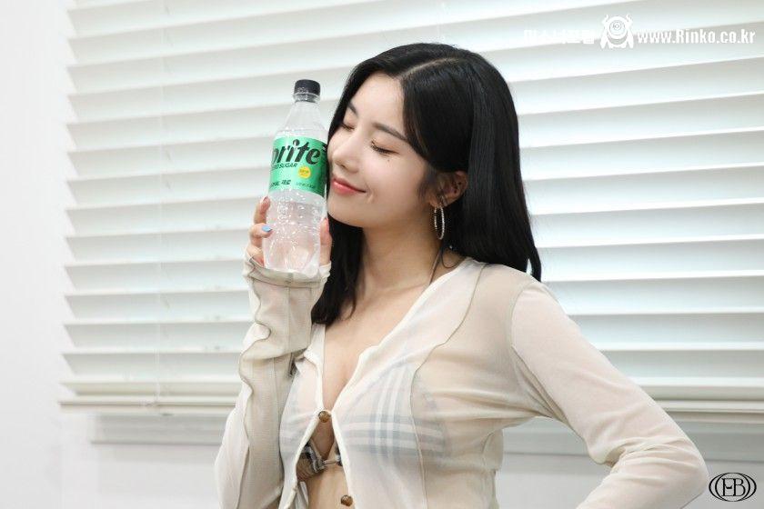 권은비 워터밤 비하인드 포토