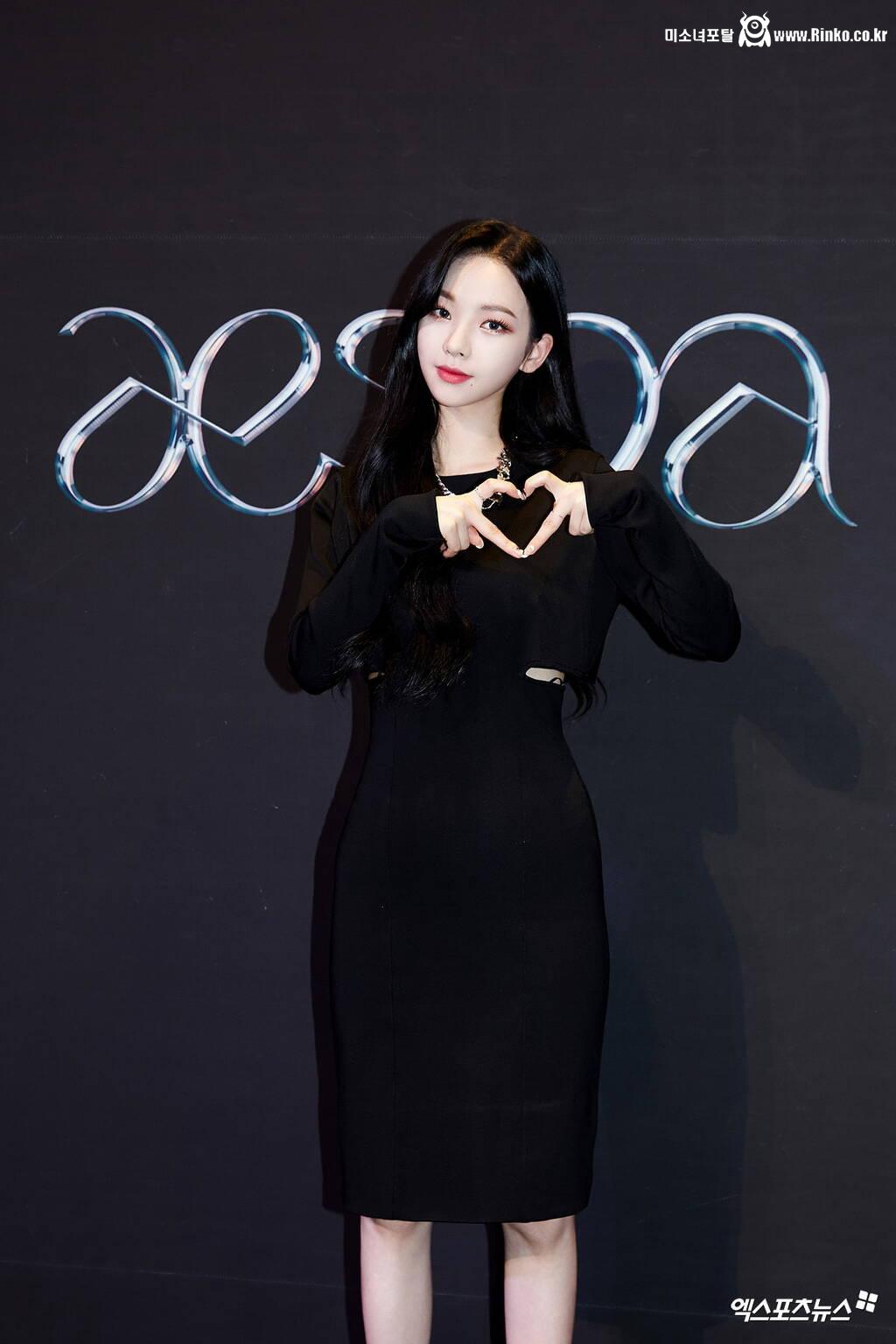 드레스가 너무 잘어울리는 에스파 리더 카리나