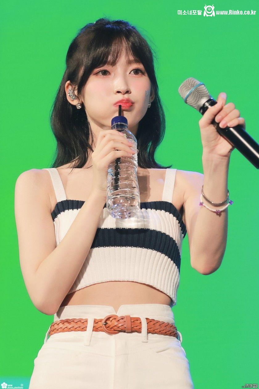 더운 날 수분 충전 오마이걸 아린