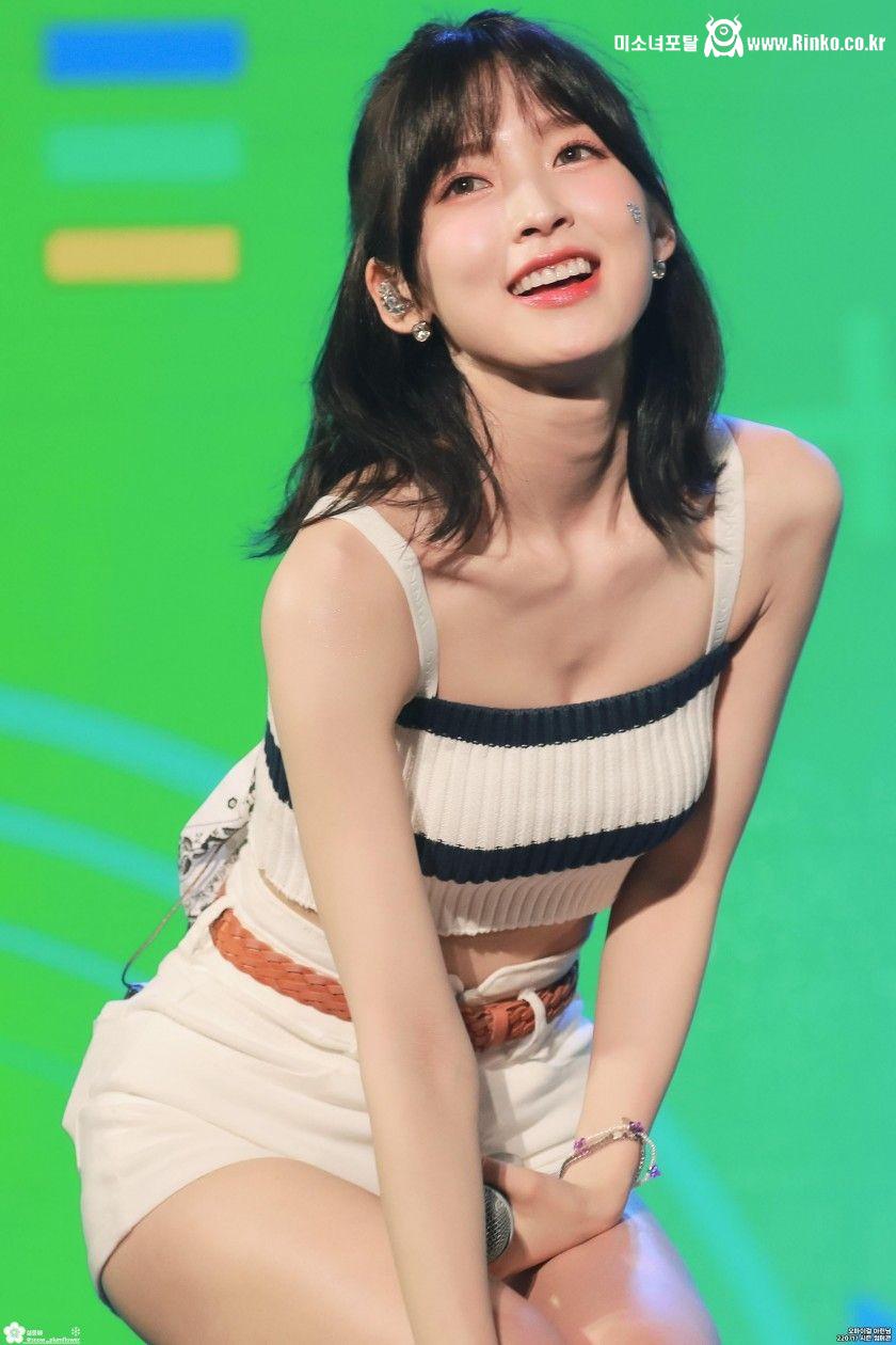 더운 날 수분 충전 오마이걸 아린