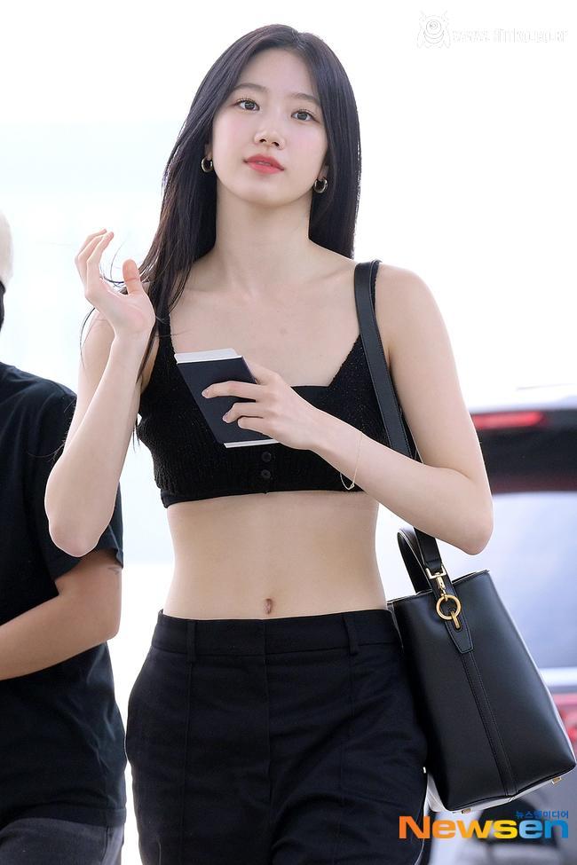 청순한 미모 공항패션 르세라핌 카즈하