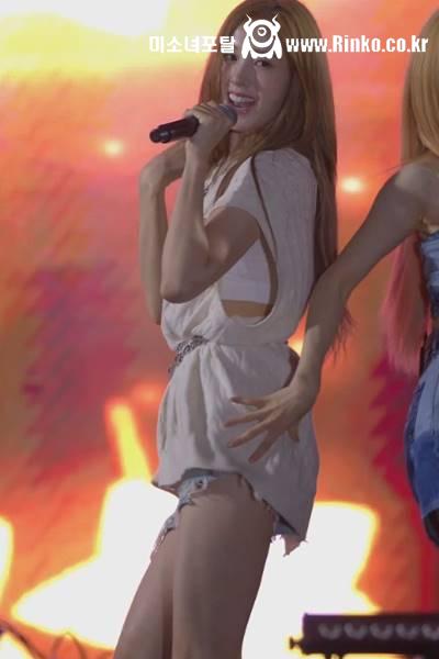 헐렁한 니트 민소매 청 반바지 스테이씨 재이