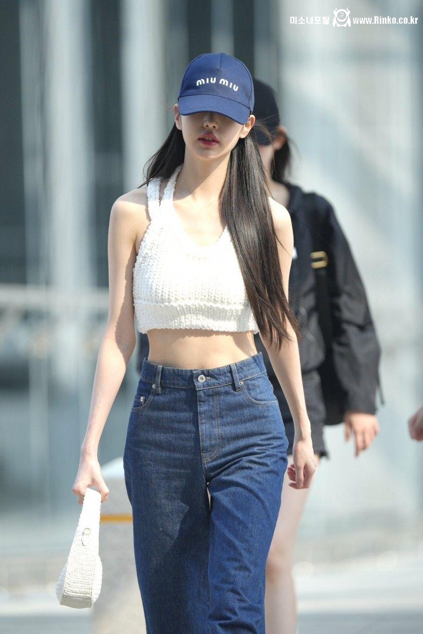 공항에서 작은 두상 볼캡 패션 아이브 장원영