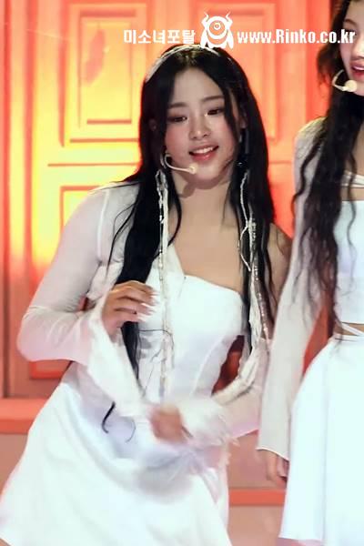 올 화이트 숏 레깅스 뉴진스 민지