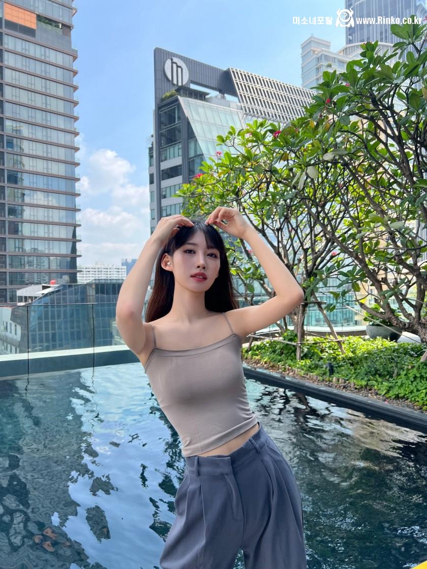 밀착 원피스 핏 에버글로우 시현