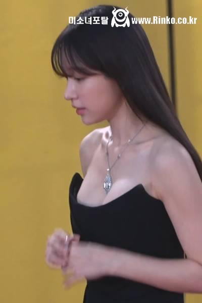 블랙 오프숄더 드레스 슴골 EXID 하니