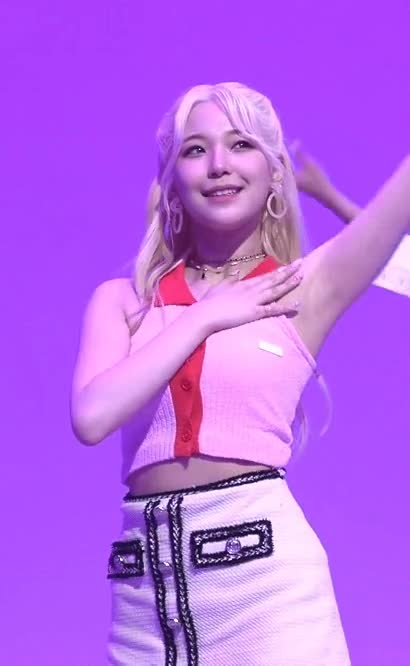 1631103629 (1).gif