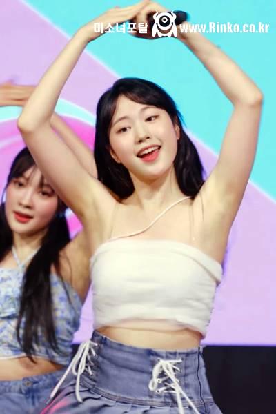 크롭 탑 오프솔더 드림노트 수민