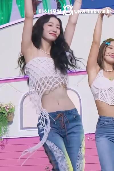 그물 튜브탑 검은 팬티 오마이걸 유빈