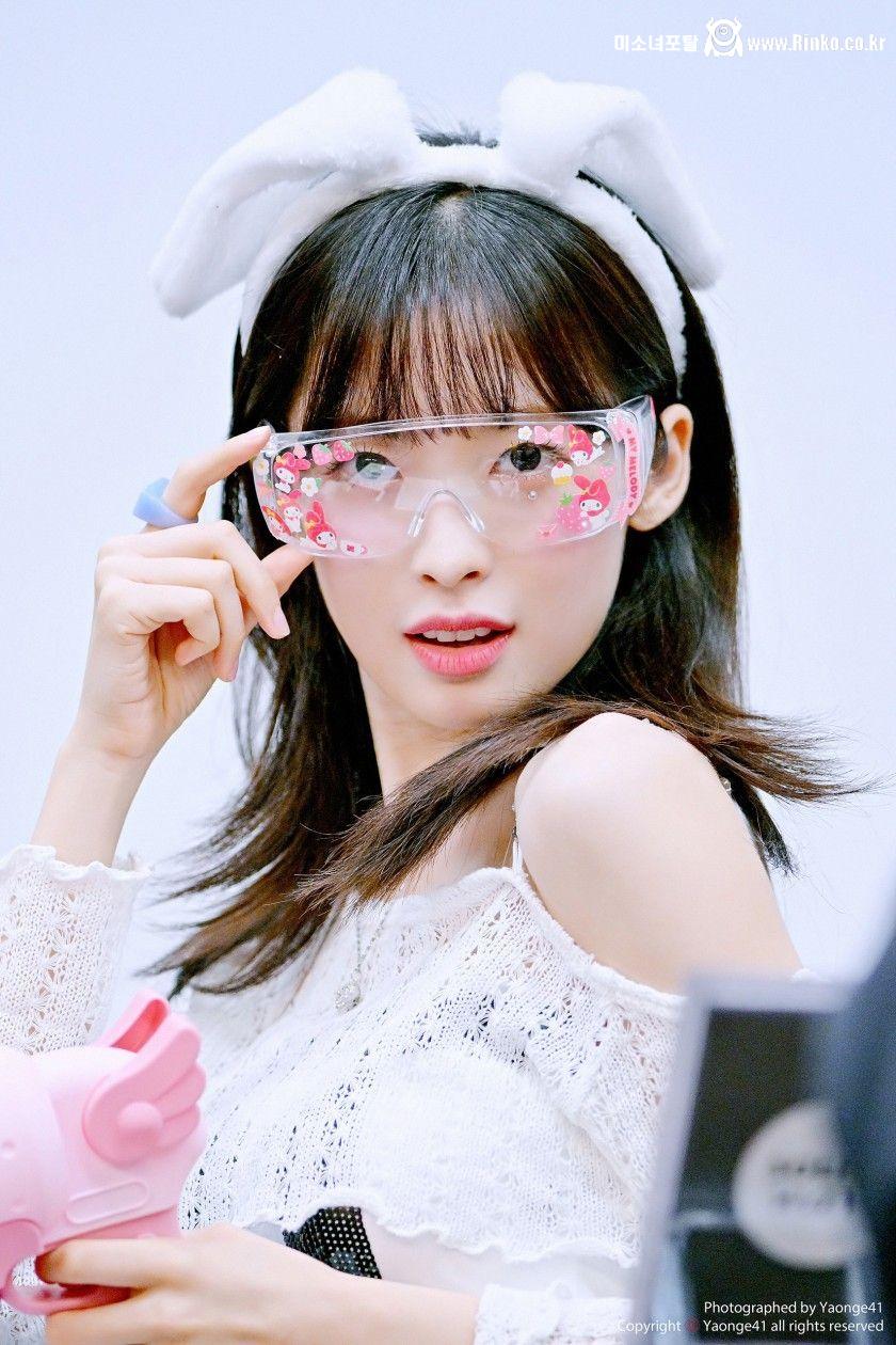 여름이 들리는 흰핫팬츠 오마이걸 아린