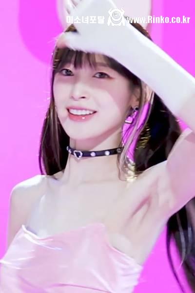 투명끈 라텍스 핑크 크롭탑 겨드랑이 오마이걸 아린