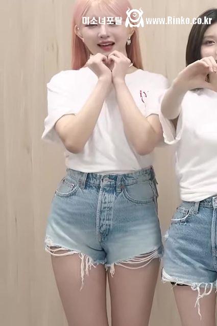 울음 터진 핫팬츠 입은 아이브 레이