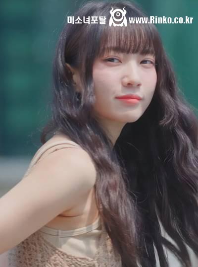 출근길 눈부신 미모 오마이걸 유빈