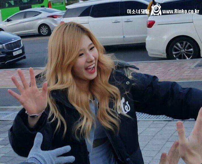 저항 없이 받아가는 사나