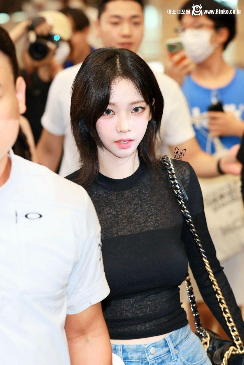 어제자 중단발 시스루 셔츠 공항패션 에스파 카리나