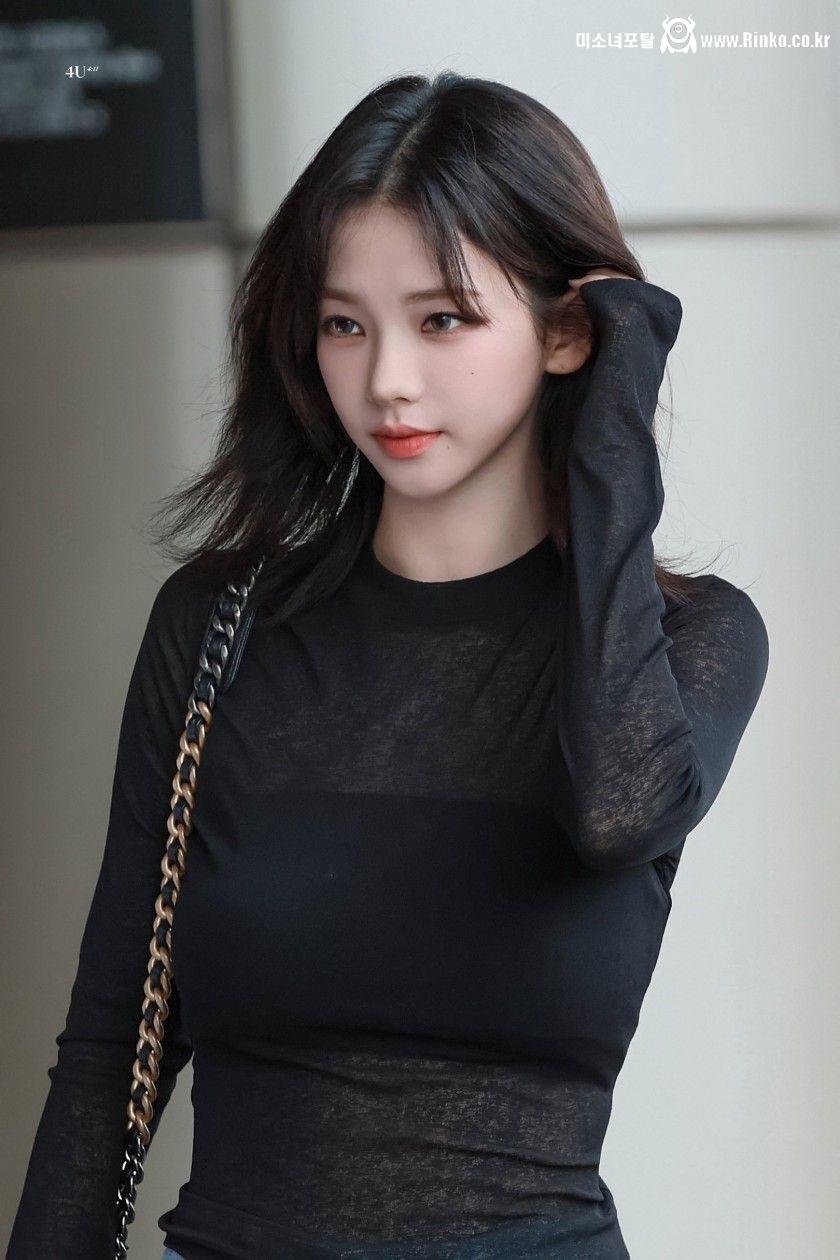 어제자 중단발 시스루 셔츠 공항패션 에스파 카리나