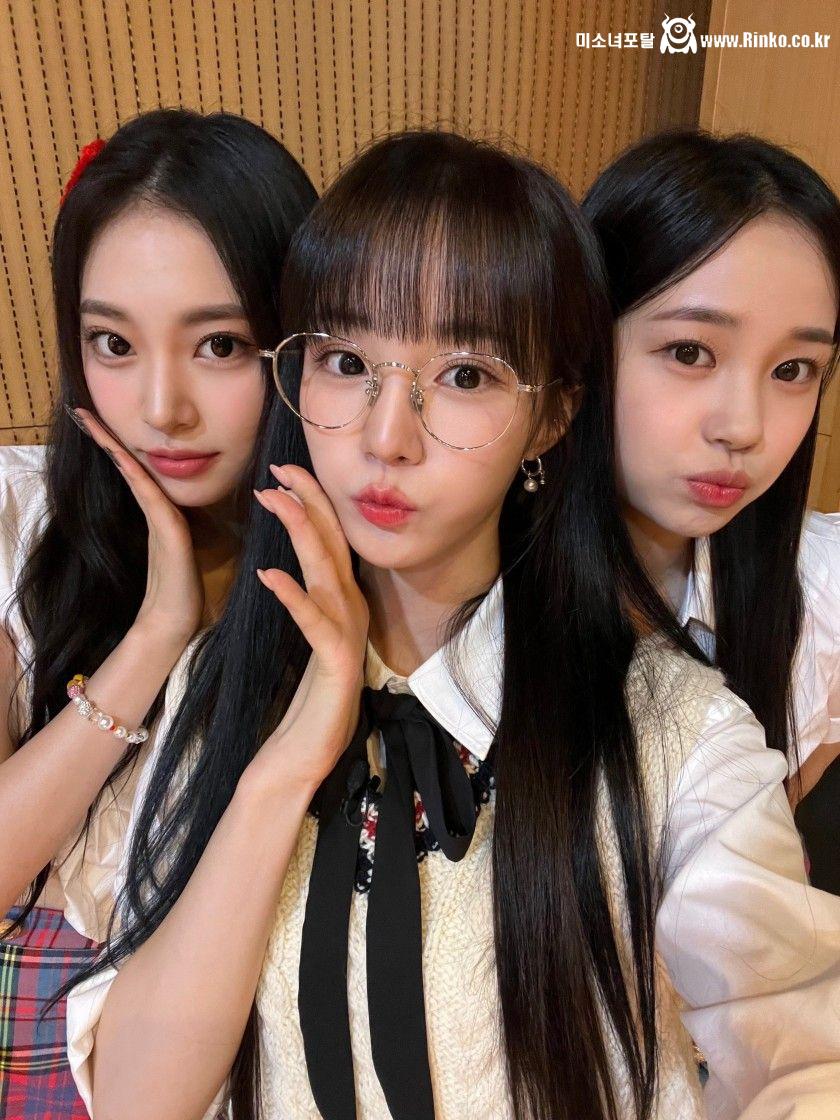 교복에 안경 비주얼 우아! 나나