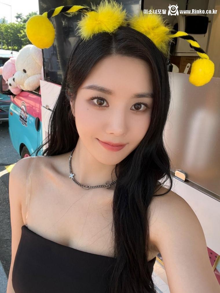 시원한 블랙원피스 한일 워터밤 통합우승자의 위엄 권은비 - 팬미팅