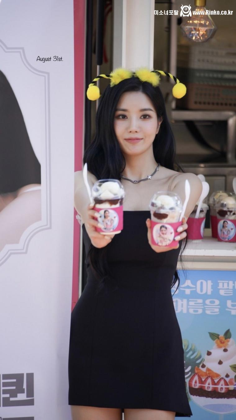 시원한 블랙원피스 한일 워터밤 통합우승자의 위엄 권은비 - 팬미팅