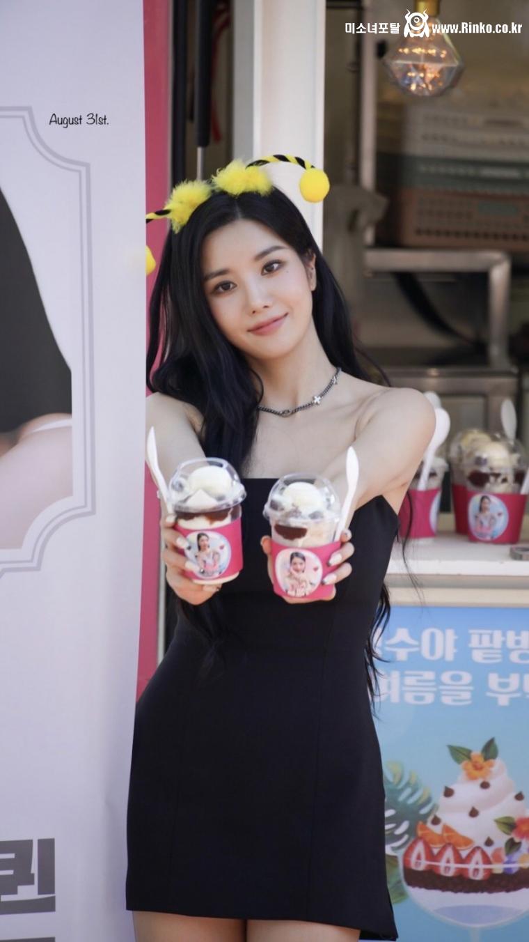 시원한 블랙원피스 한일 워터밤 통합우승자의 위엄 권은비 - 팬미팅