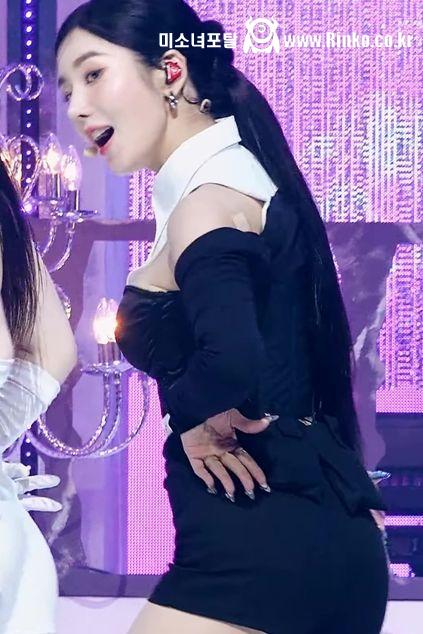 살 접히는 권은비