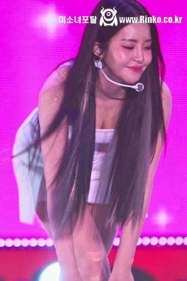 긴 머리 쩍벌 브브걸 유정