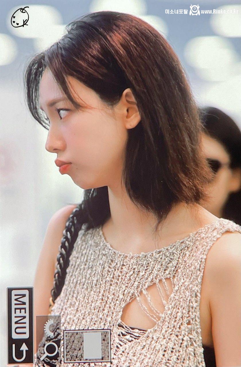 최근에 화장법 바꿨다는 입국하는 카리나 미모