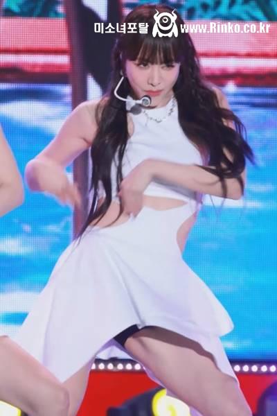 밀착 민소매 원피스 블랙 속바지 브브걸 은지