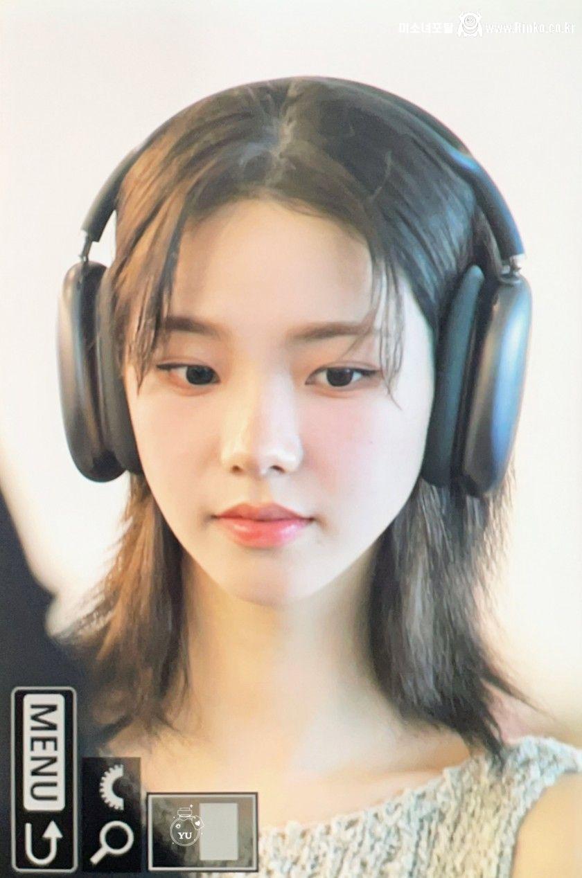 최근에 화장법 바꿨다는 입국하는 카리나 미모