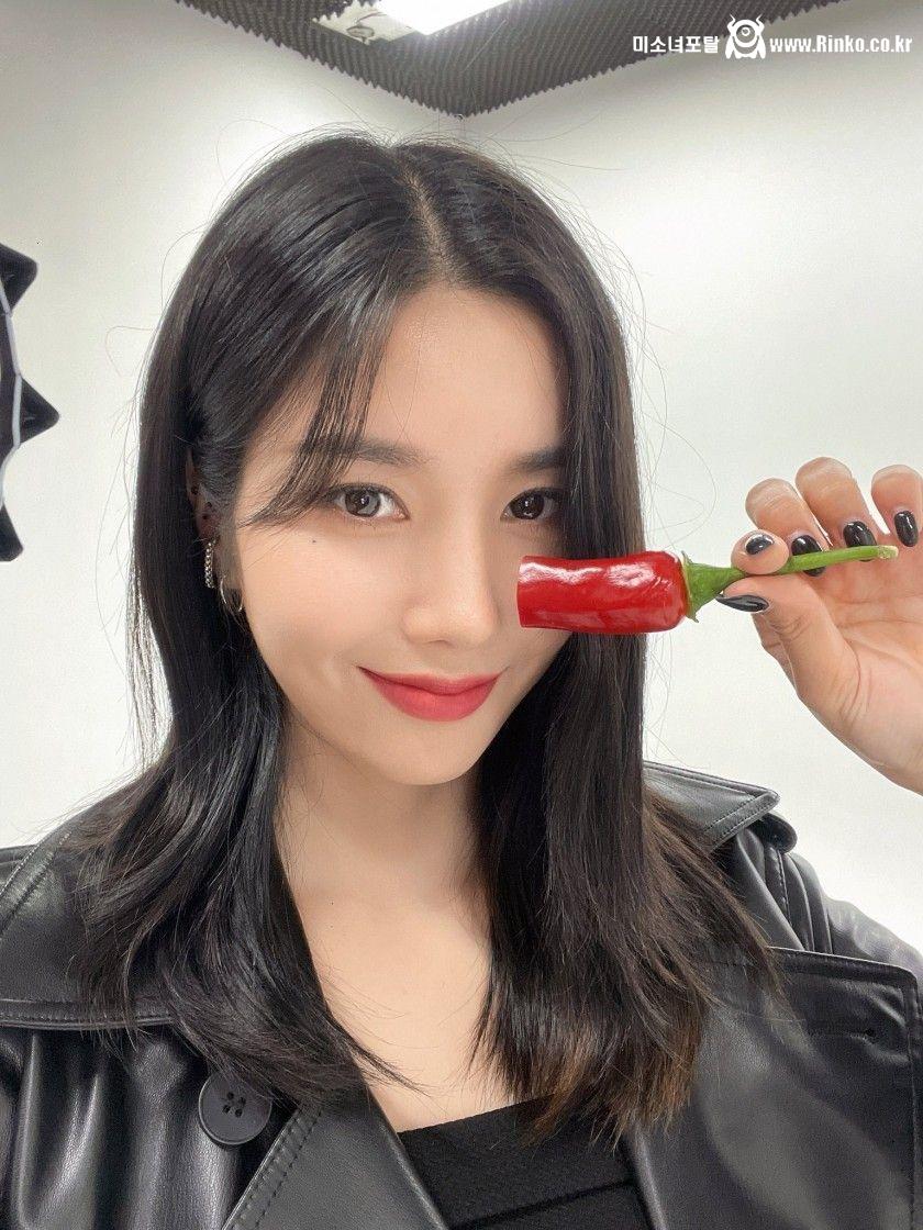 최예나, 장원영, 안유진에 밀린 권은비