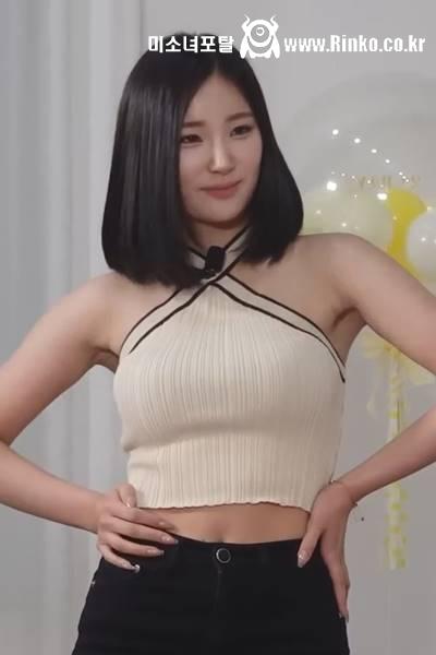 묵직한 X홀터넥 민소매 앨리스 소희