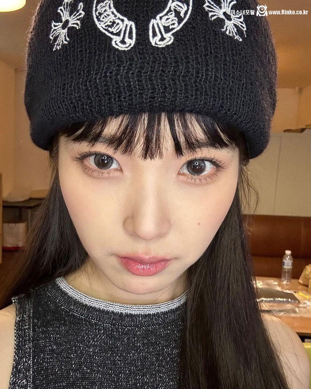 과욕 부리다 너무 힙하게 입고 나온 아이유