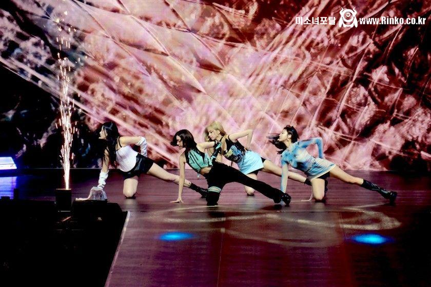 금발 염색이 파격적이었던 카리나