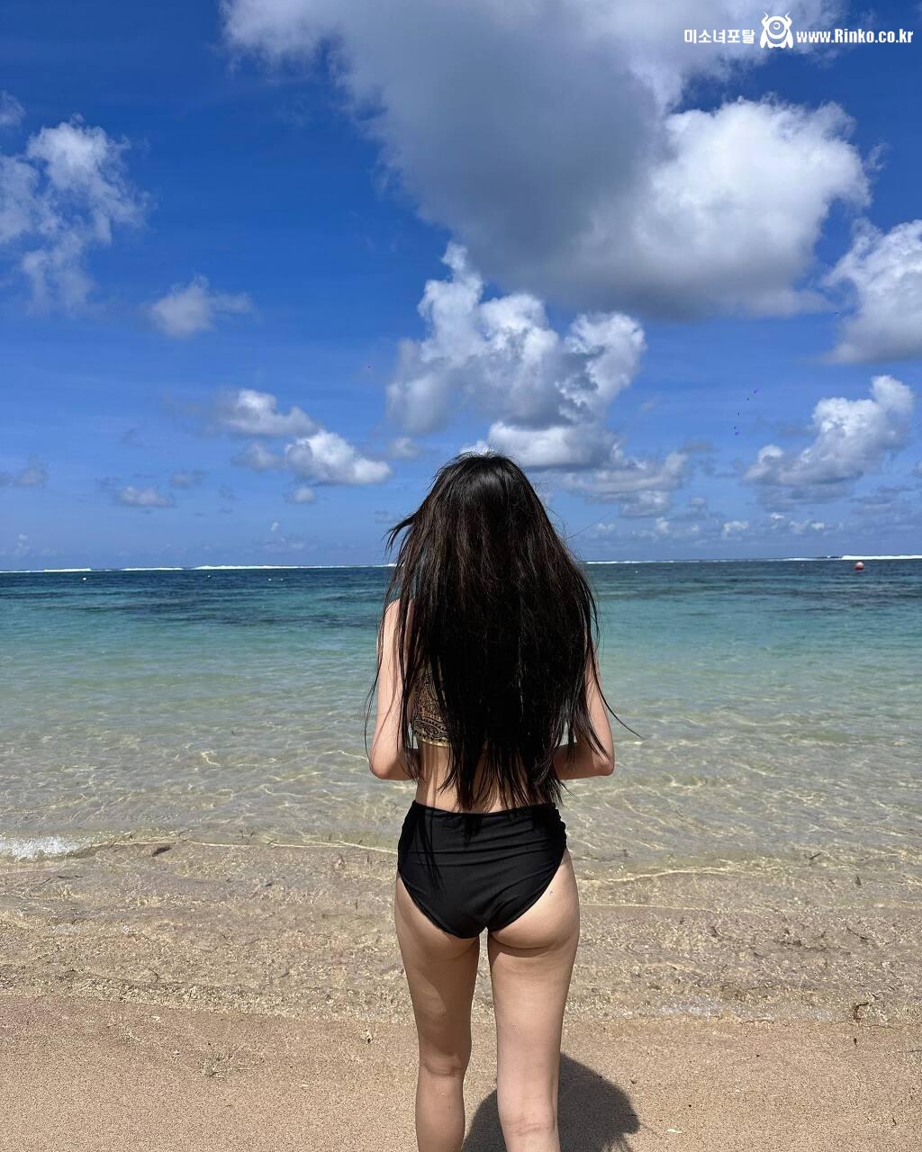 성소 슨황...홀터넥 비키니 묵직한 거유가슴과 삐져나온 엉밑살