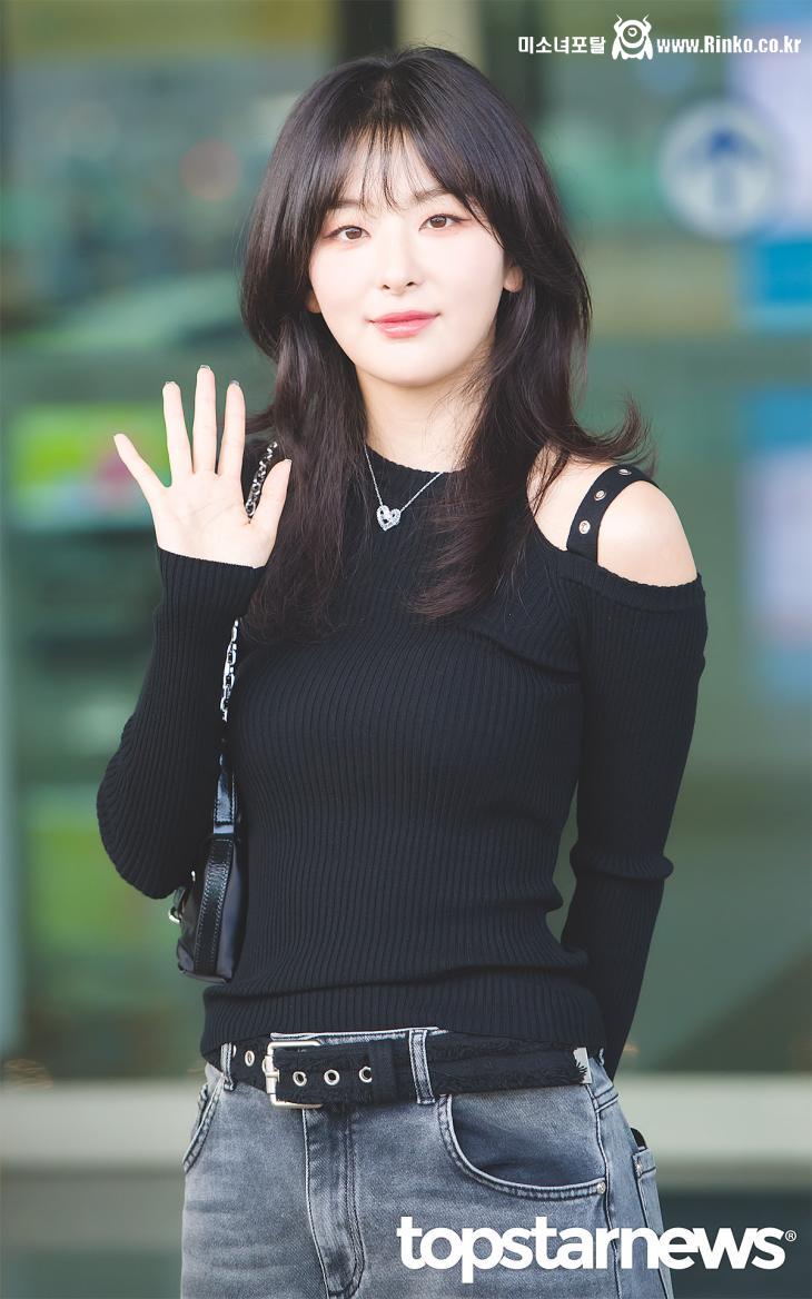 새로 바뀐 헤어스타일이 잘 어울린다는 레드벨벳 슬기