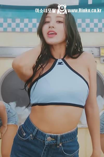 홀터넥 크롭탑 청반바지 트와이스 지효