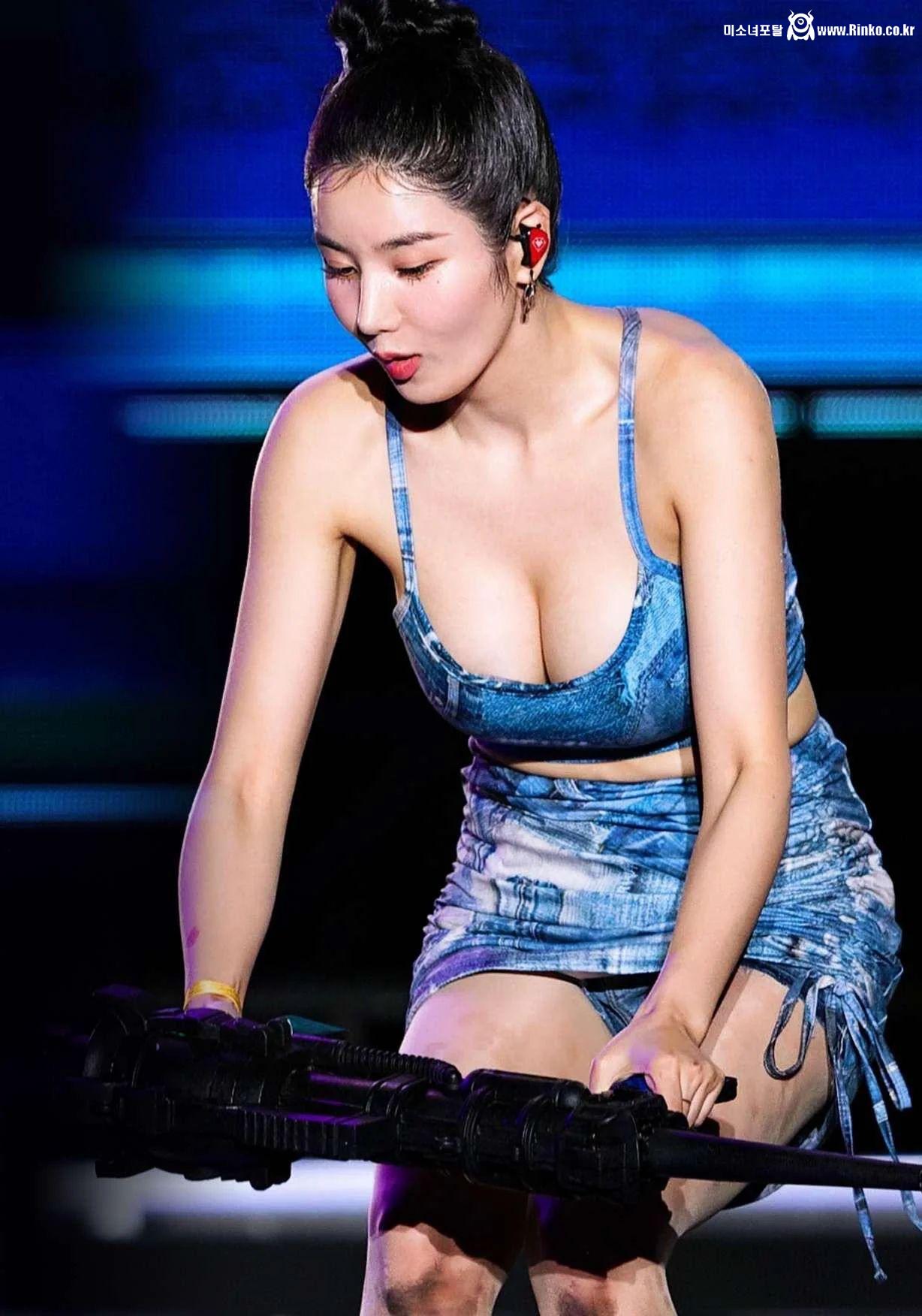 권은비 내추럴 무브먼트의 레전드 (3)