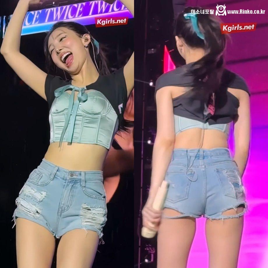 트와이스 나연 짧은 청팬츠를 바로 앞에서
