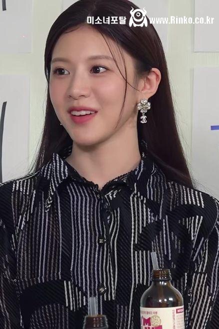 첫 예능 나온 고윤정